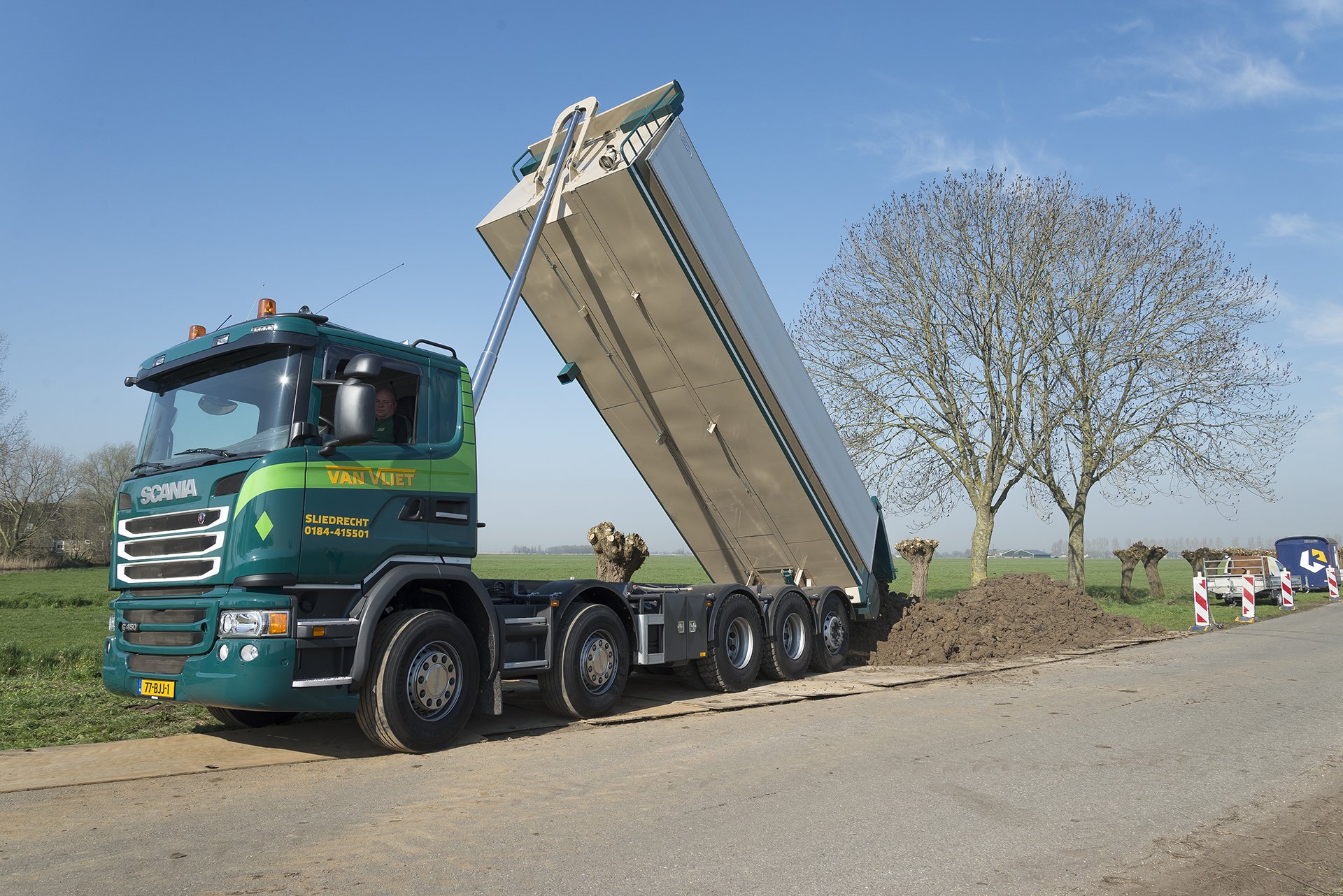 Verhuur - Kiepauto Transport - Van Vliet Sliedrecht